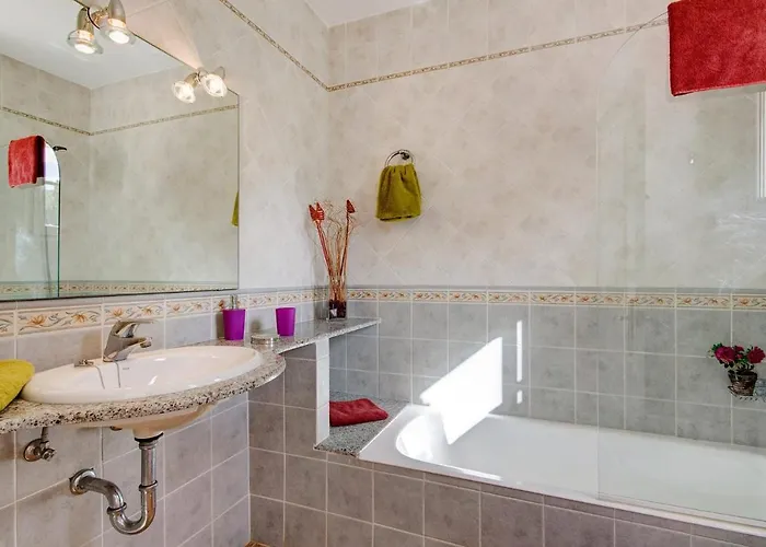 Jose By * Es Mercadal